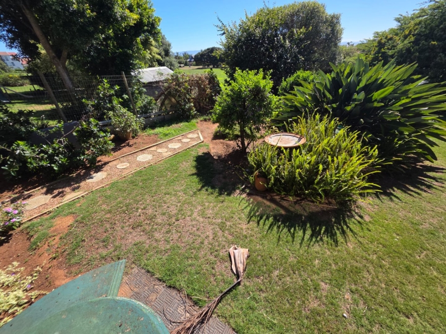 4 Bedroom Property for Sale in Wavecrest Eastern Cape